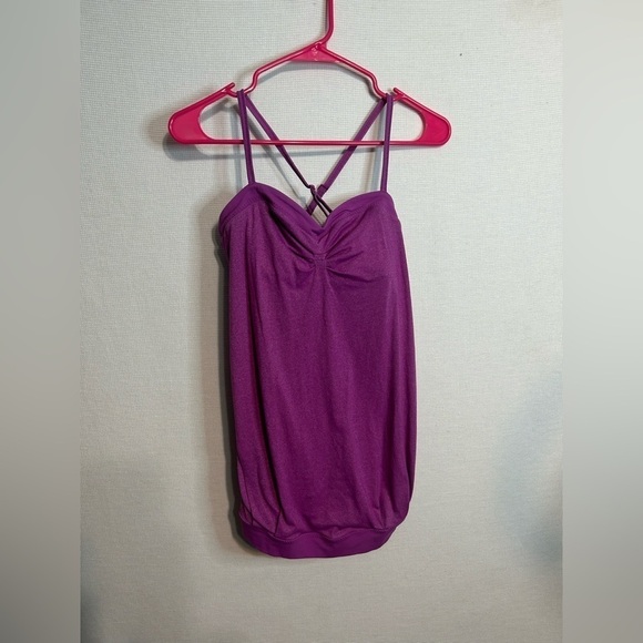 Lululemon tank - Picture 1 of 3